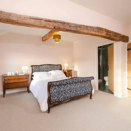 The Old White Lion, Holiday home