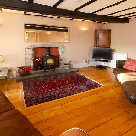 The Old White Lion, Holiday home *